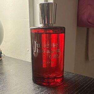 Juliette by Juliette Has a Gun